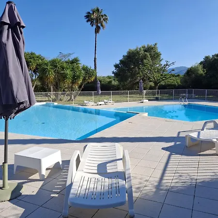 Climatise Avec Piscine A St Florent