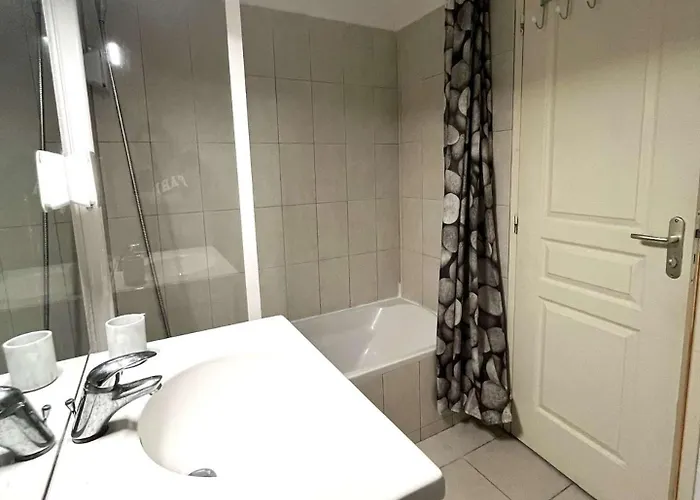 Apartment Climatise Avec Piscine A St Florent