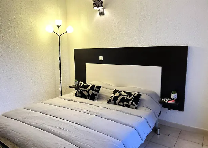 Apartment Climatise Avec Piscine A St Florent